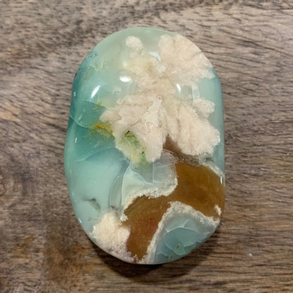 Green Flower Agate Palm Stones