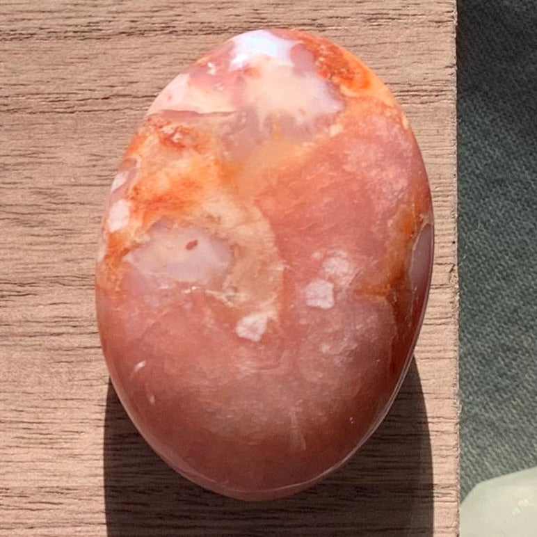 Carnelian Flower Agate Palm Stones