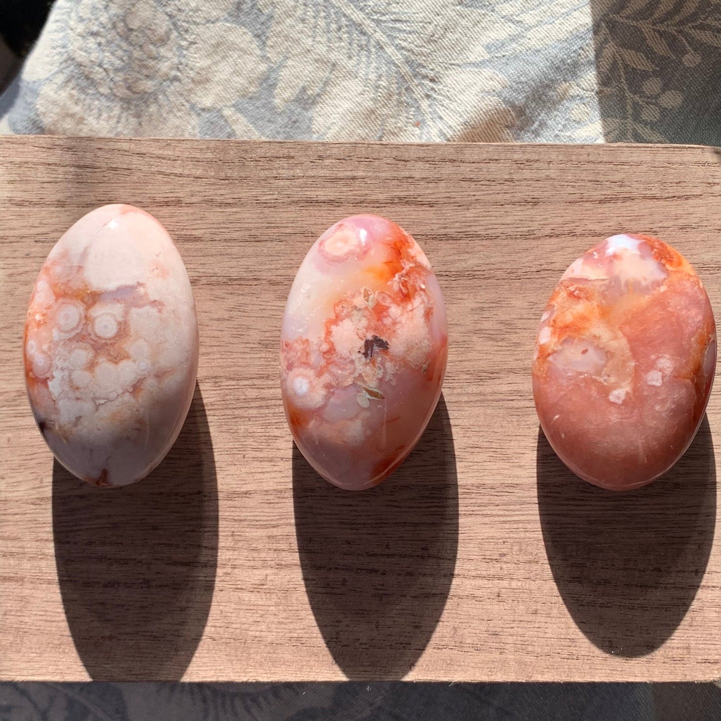 Carnelian Flower Agate Palm Stones